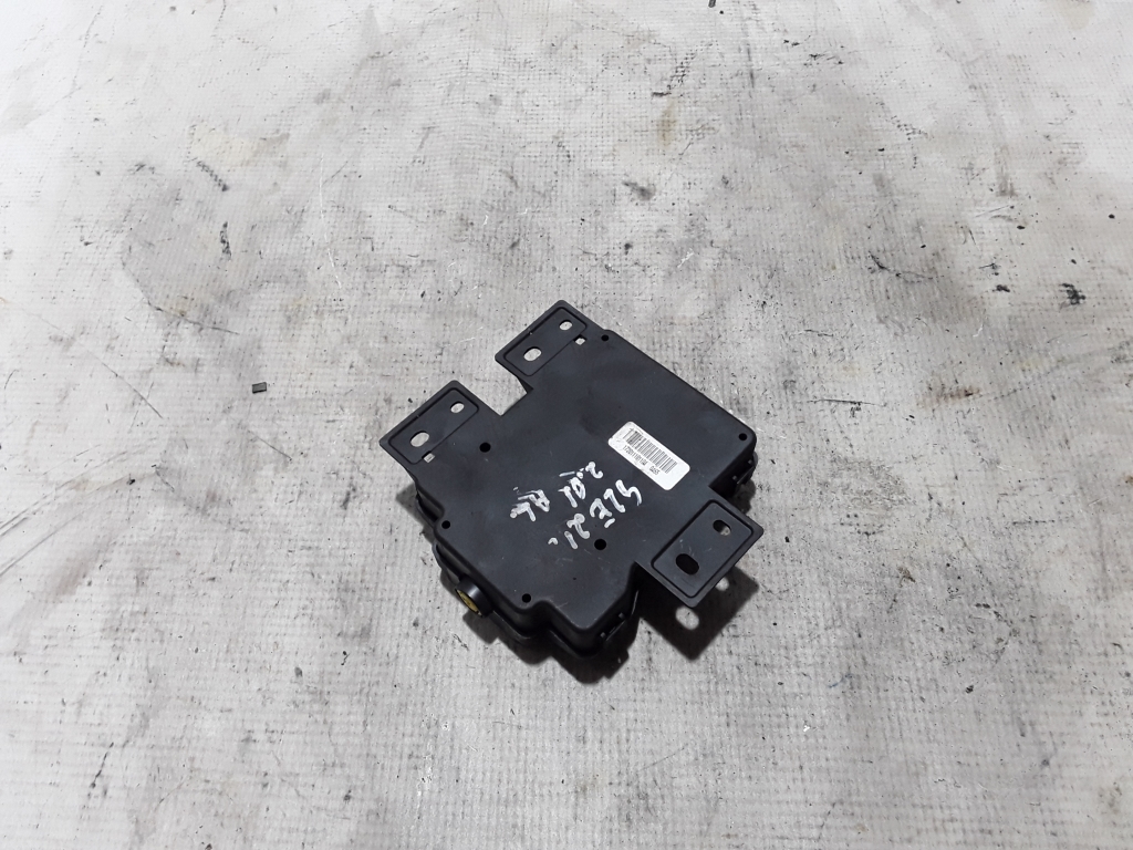 Naudotas Mercedes Benz GLE-Class Akumuliatoriaus srovės saugiklis ...