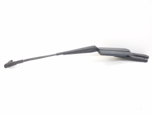  Windshield wiper blade 