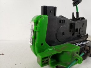 Hyundai i40 (2011–2026) Front door lock 813203Z020 - 4