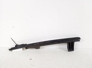 Rear side door glass slide - 835353Z000