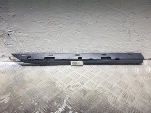 Aizmugurējo sānu durvju līste - 828760551R