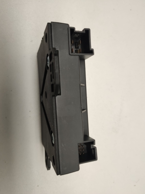 Mercedes Benz CLS-Class 218 (2011–2018) Fuel pump control module A0009003101 - 3