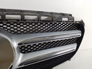  Front grille 