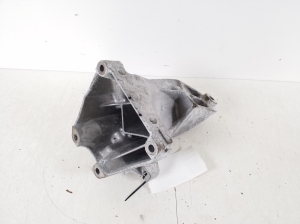 Mercedes Benz C-Class 205 (2014–2021) Engine bracket A6512234204 - 3