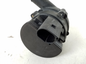 Mercedes Benz C-Class 205 (2014–2021) Auxiliary water pump A2118350364 - 3