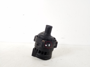 Mercedes Benz C-Class 205 (2014–2021) Auxiliary water pump A2118350364 - 4
