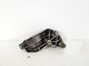 Ford Fiesta VI (2008–2017) Front drive shaft bracket C1B73K305AB - 3