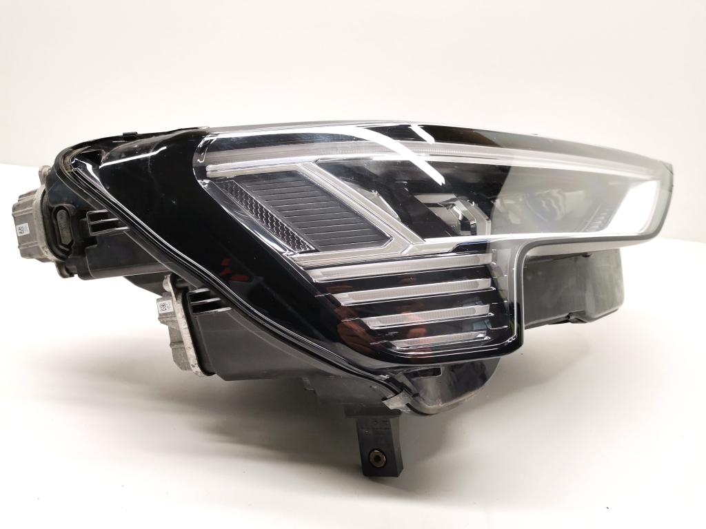 AUDI e-tron 1 generation (2018-2024) Front Right Headlight  
