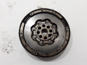   Clutch flywheel 