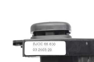 Mazda 3 (2003–2009) Mirror control switch BJOE66600 - 2