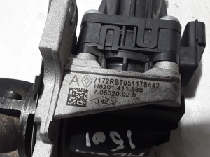  EGR valve 