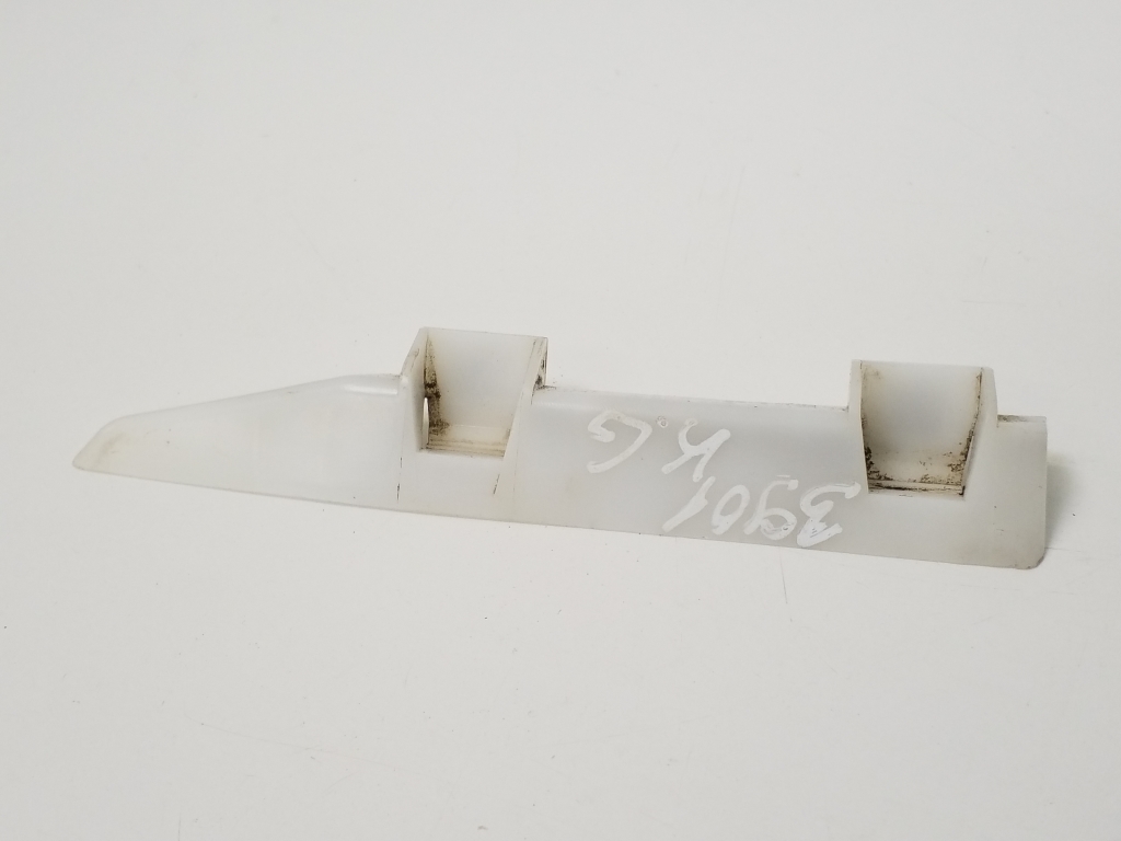 Mercedes Benz SLK-Class 172 (2011–2026) Halterung für Schwellerverkleidung außen A1726930061 Mercedes Benz SLK-Class 172 (2011–2026) Halterung für Schwellerverkleidung außen A1726930061