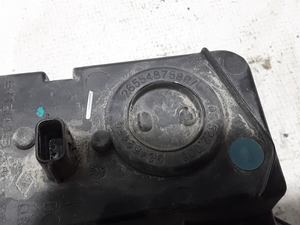 Used RENAULT Trafic Rear fog lamp 265548758R
