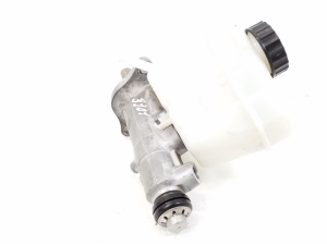 Mercedes Benz SLK-Class 172 (2011–2026) Brake master cylinder A1724300101 - 3