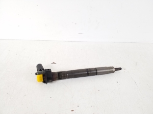  Fuel injector 