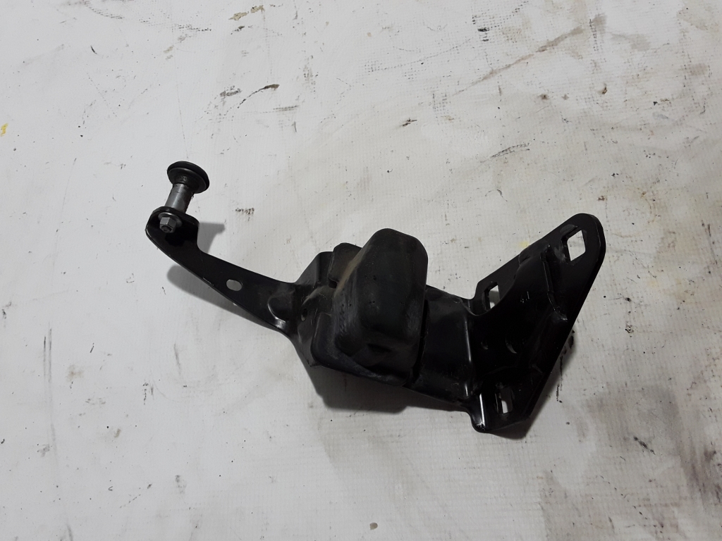 Used RENAULT Master Sliding door holder 777946809R