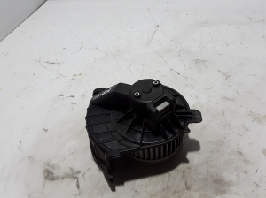 RENAULT Master III (2010–2017) Heizungsgebläsemotor 7701068976 - 2