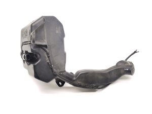   Front washer fluid reservoir  - 1607948-00-A 