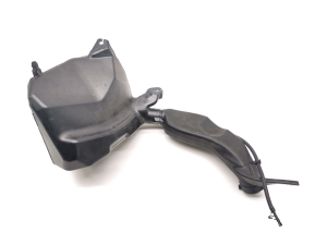 Tesla Model Y Y (2020–2026) Front washer fluid reservoir 1607948-00-A - 5