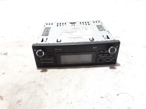   Radio / CD-Player / DVD-Player / Navigation  - 281154063R 