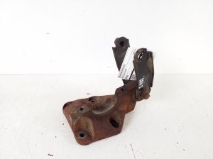  Front axle bracket 