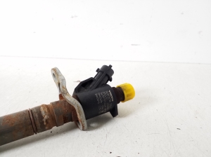  Fuel injector 