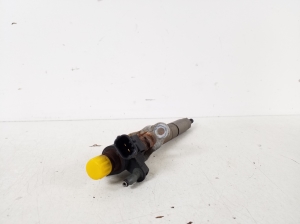  Fuel injector 