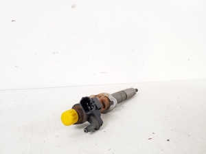  Fuel injector 