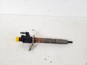  Fuel injector 