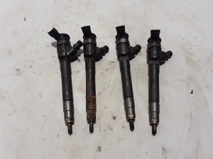  Fuel injector 