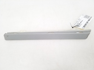 Interior trim of the rear strut - 8E9868583 
