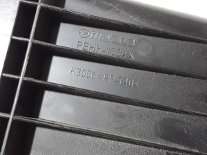Mazda CX-3 (2015–2026) Luftfiltergehäusedeckel PEHH133AX - 2