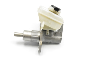  Master cylinder 