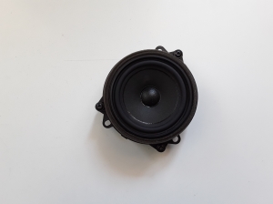   Rear side door speaker 