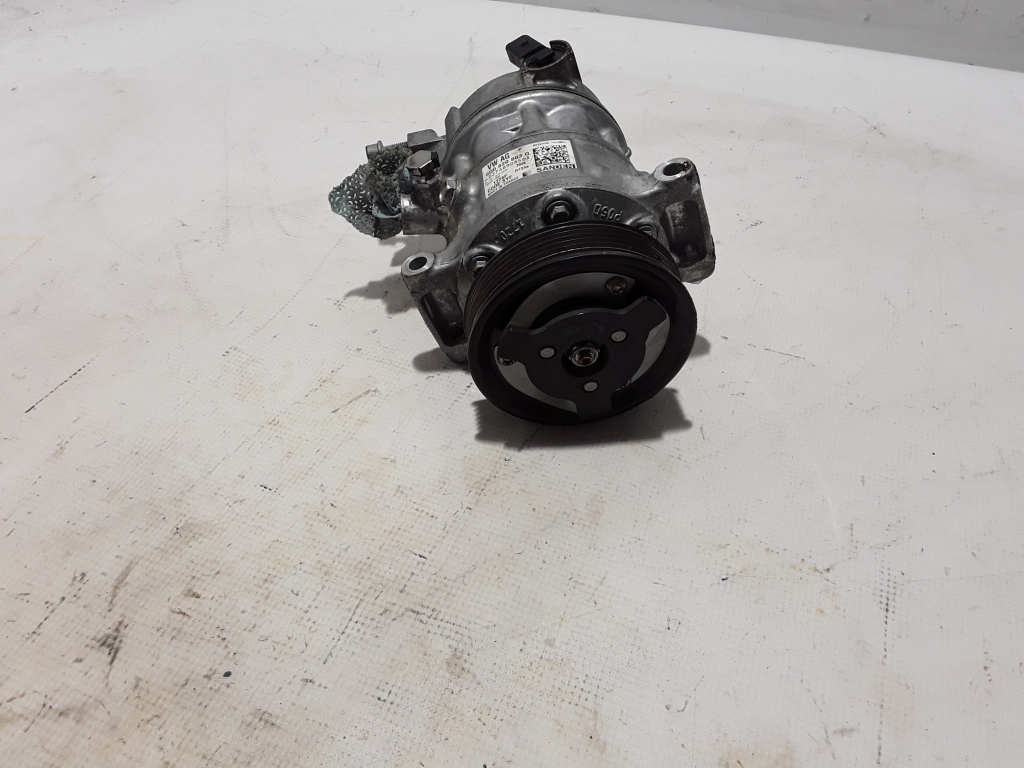 VOLKSWAGEN Caddy 4 generation (2015-2020) Air Condition Pump 5Q0820803G 21061878