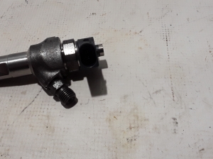  Fuel injector 