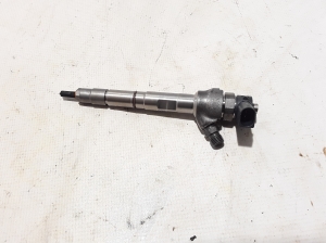  Fuel injector 