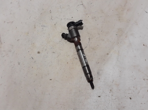  Fuel injector 