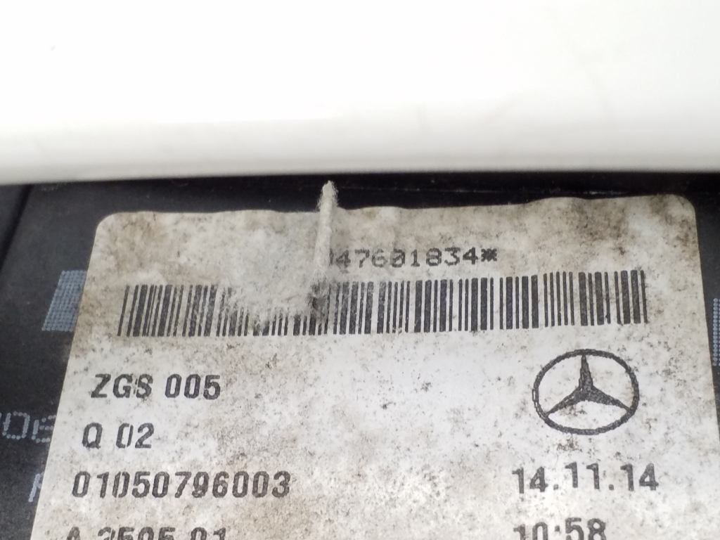 MERCEDES-BENZ SLK-Class R172 (2011-2020) Наружная ручка передней правой двери A2047601834 22005821