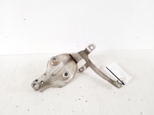 Mercedes Benz E-Class W213 (2017–2026) Turbo kinnitus A6540960045 - 2