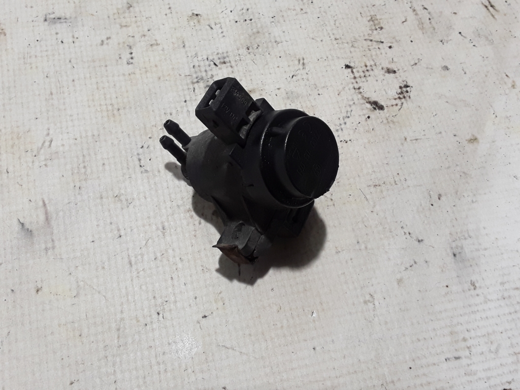 Used RENAULT Trafic Solenoids 7700113071