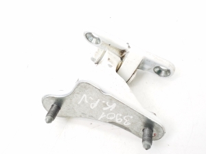 Mercedes Benz SLK-Class 172 (2011–2026) Esiukse ülemine hing A1717200537 - 4