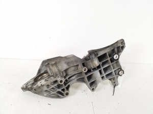 Volkswagen Passat CC CC (2008–2017) Halter für Klimakompressor 03L903143Q - 3