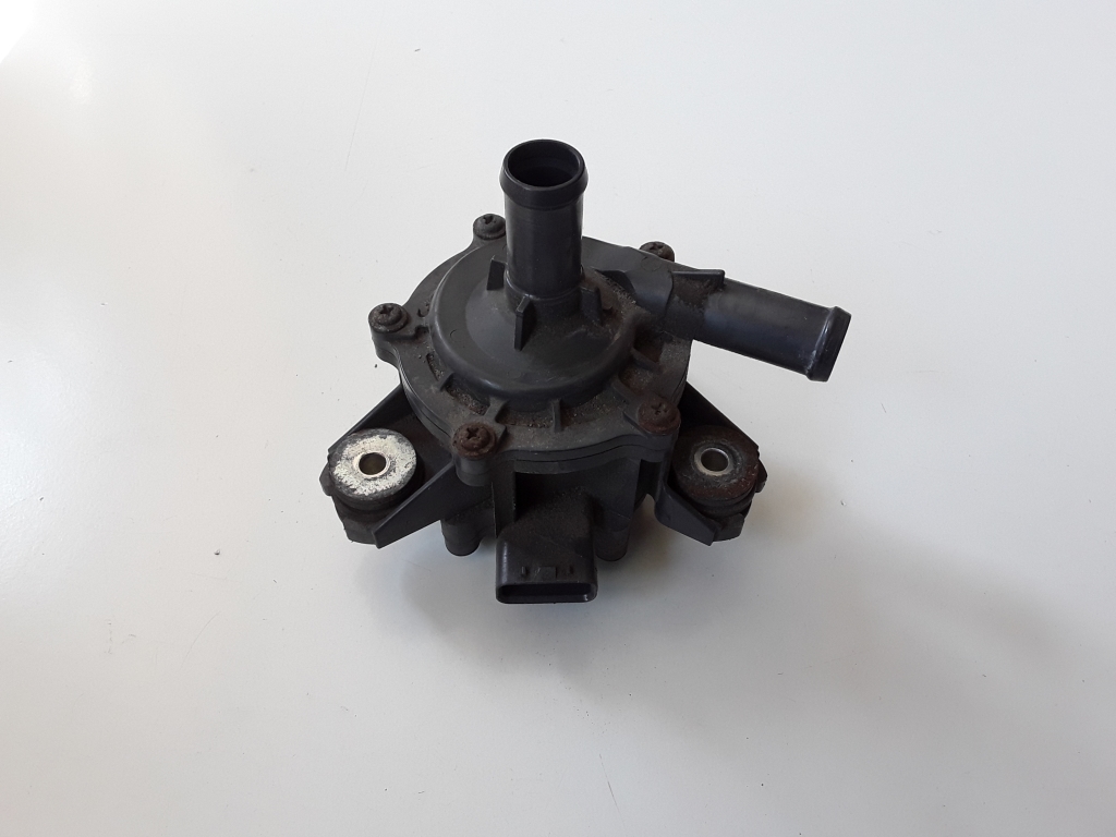 TOYOTA Prius W30/35 (2009–2015) Auxiliary water pump G904048020 TOYOTA Prius W30/35 (2009–2015) Auxiliary water pump G904048020