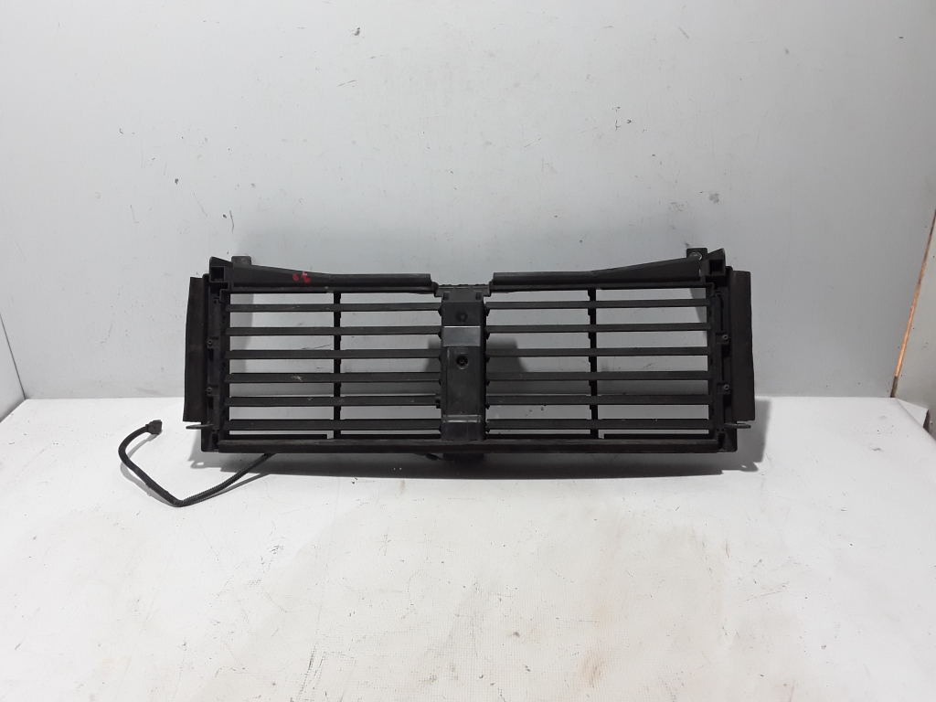Used RENAULT Trafic Air deflector cooling radiator 620C43334R