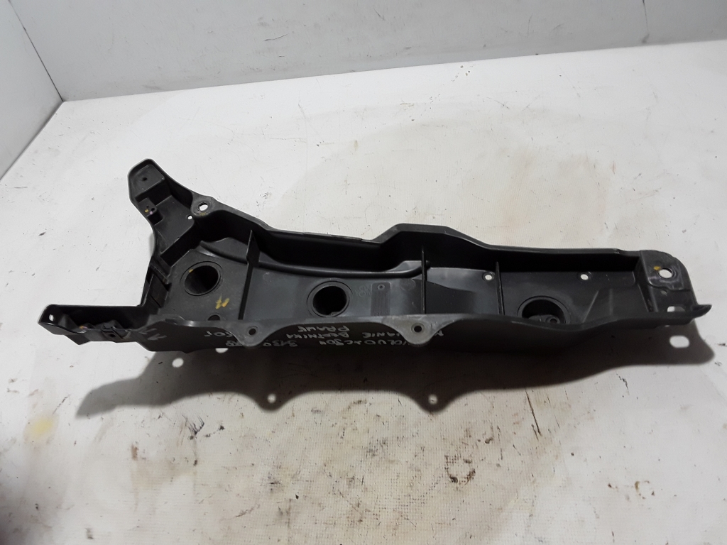 VOLVO XC90 2 generation (2014-2024) Front Right Fender Holder 31391778 21063888