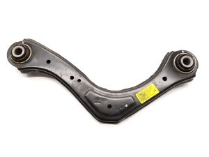 Rear control arm - 55100F2BA0