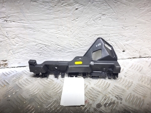 Front bumper bracket - 622215320R