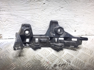Rear bumper bracket - 3G5807484A