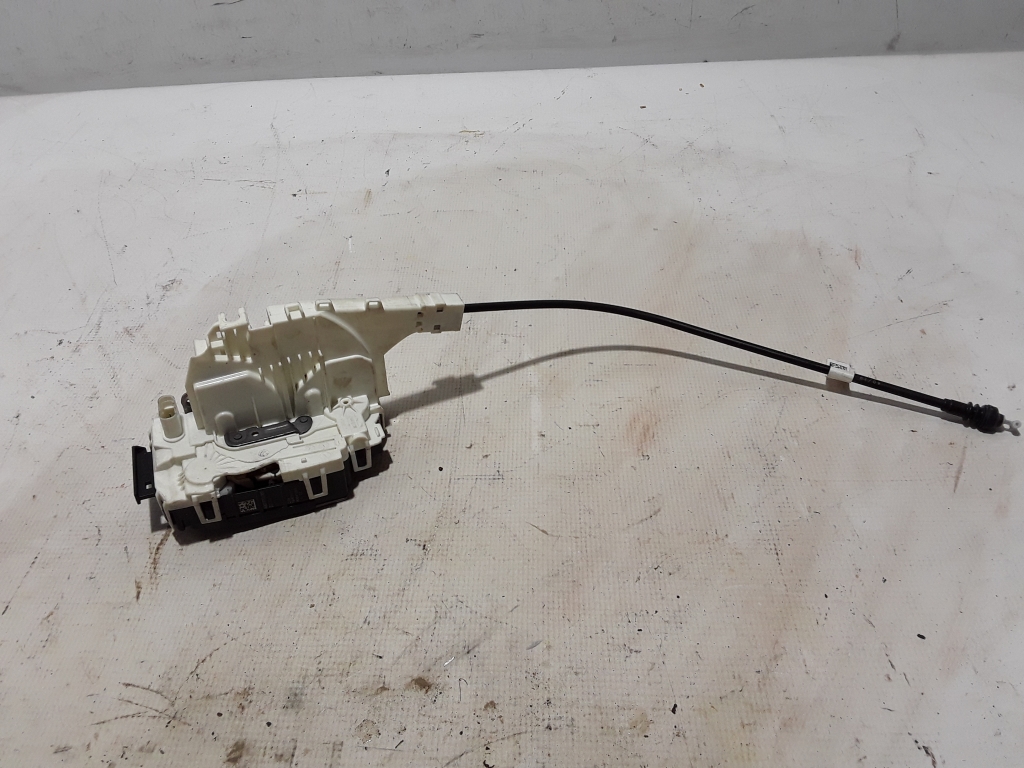 Mercedes Benz Sprinter W 907 (2018–2026) Front door lock A9077200300 Mercedes Benz Sprinter W 907 (2018–2026) Front door lock A9077200300